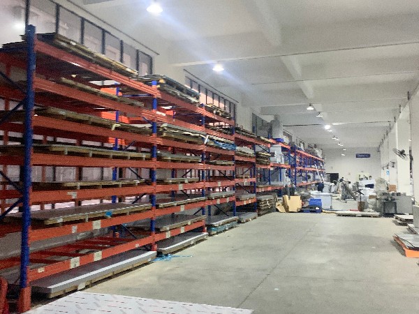 宇杰產(chǎn)品倉庫